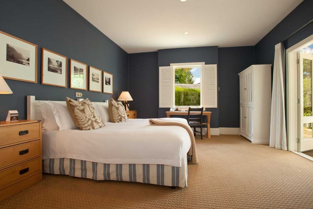 A bedroom at Millbrook Resort
